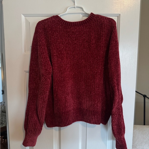 H&M Rich Burgundy Crew Neck Sweater - Picture 3 of 4